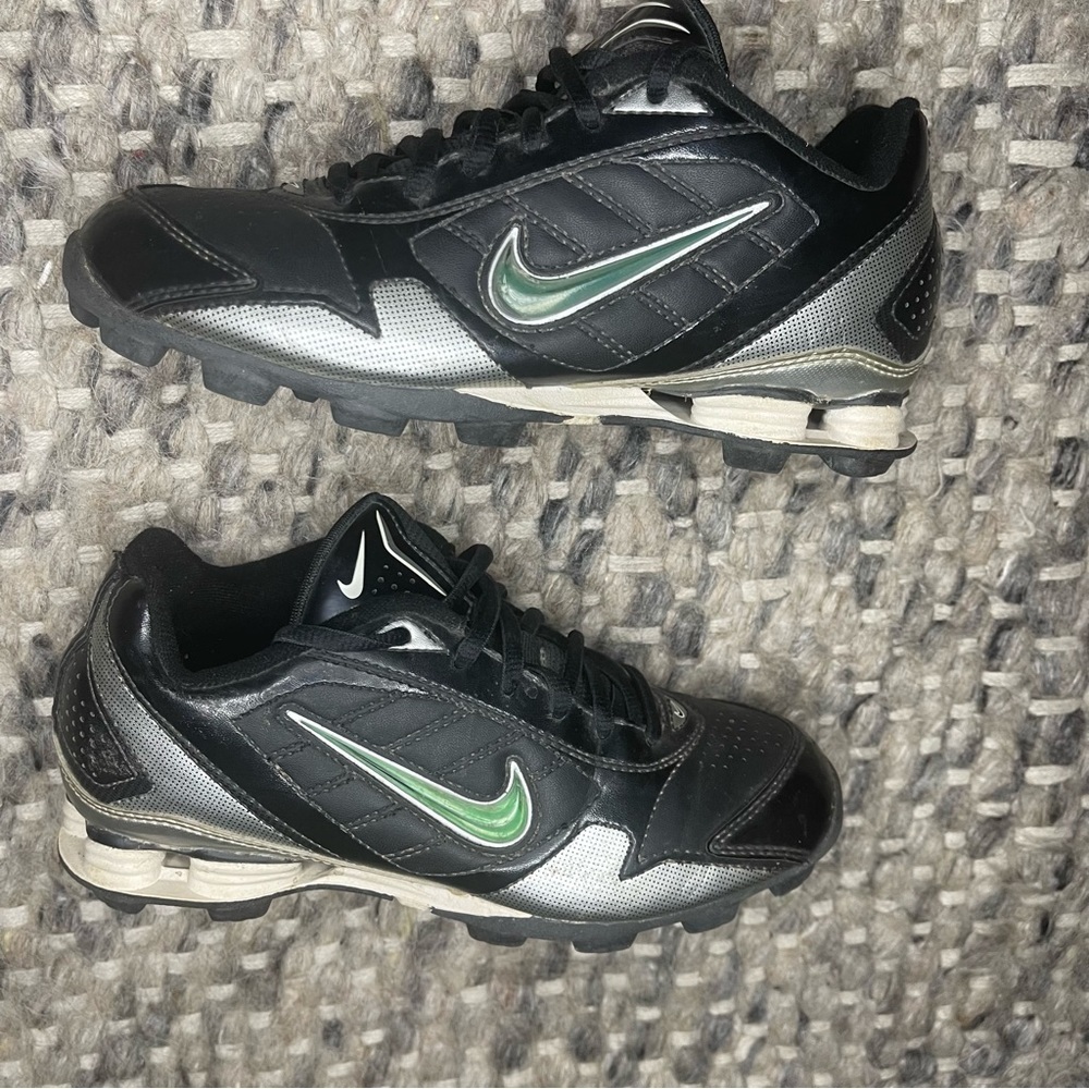 Nike Expand tech Baseball shoes. Boys sz. 3